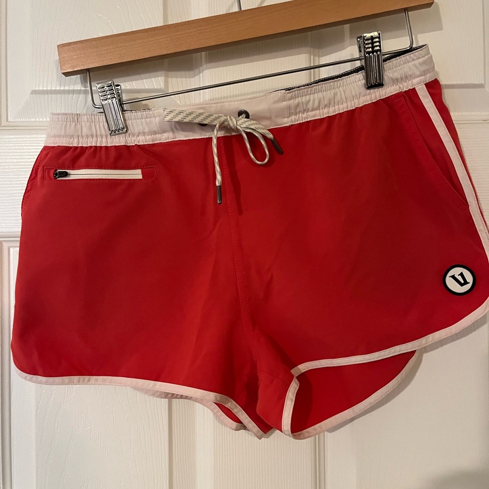 Vuori Tavi Shorts Pink & White Size Medium